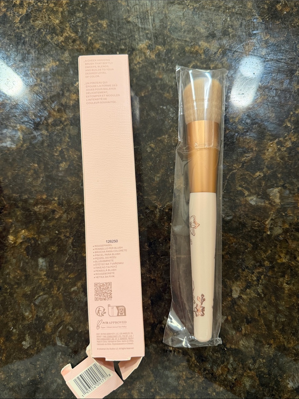 REM Beauty Wicked Cherry Blossom Blush Brush - New - Picture 2 of 6